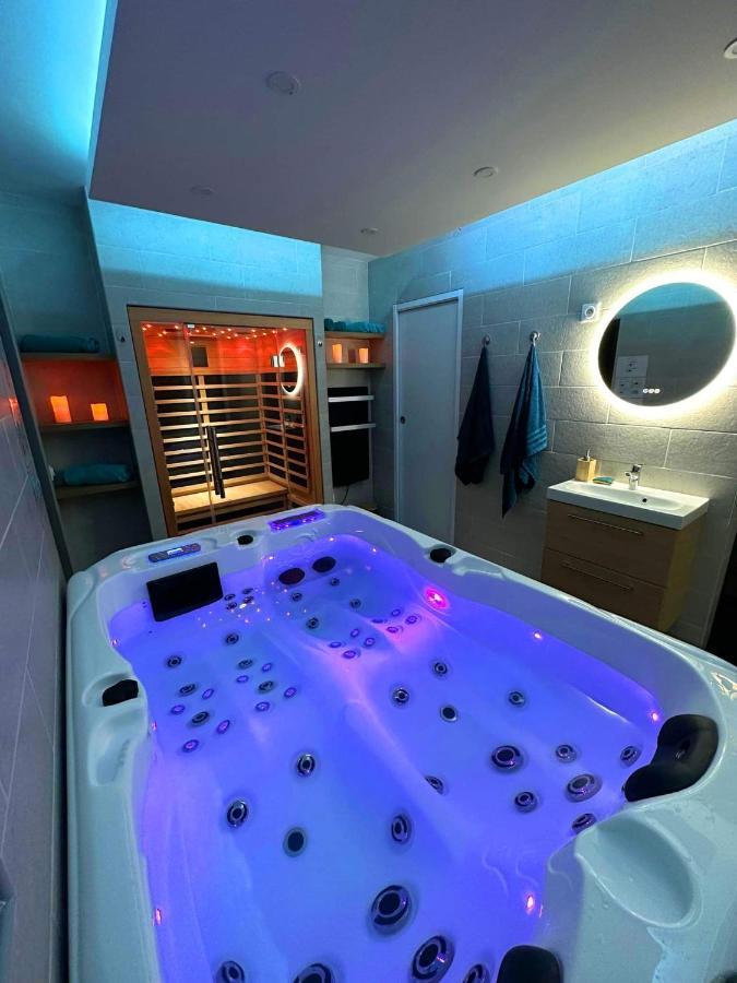 Escapade Relaxante - Spa - Jacuzzi - Sauna - Prives LʼIsle-Adam Buitenkant foto